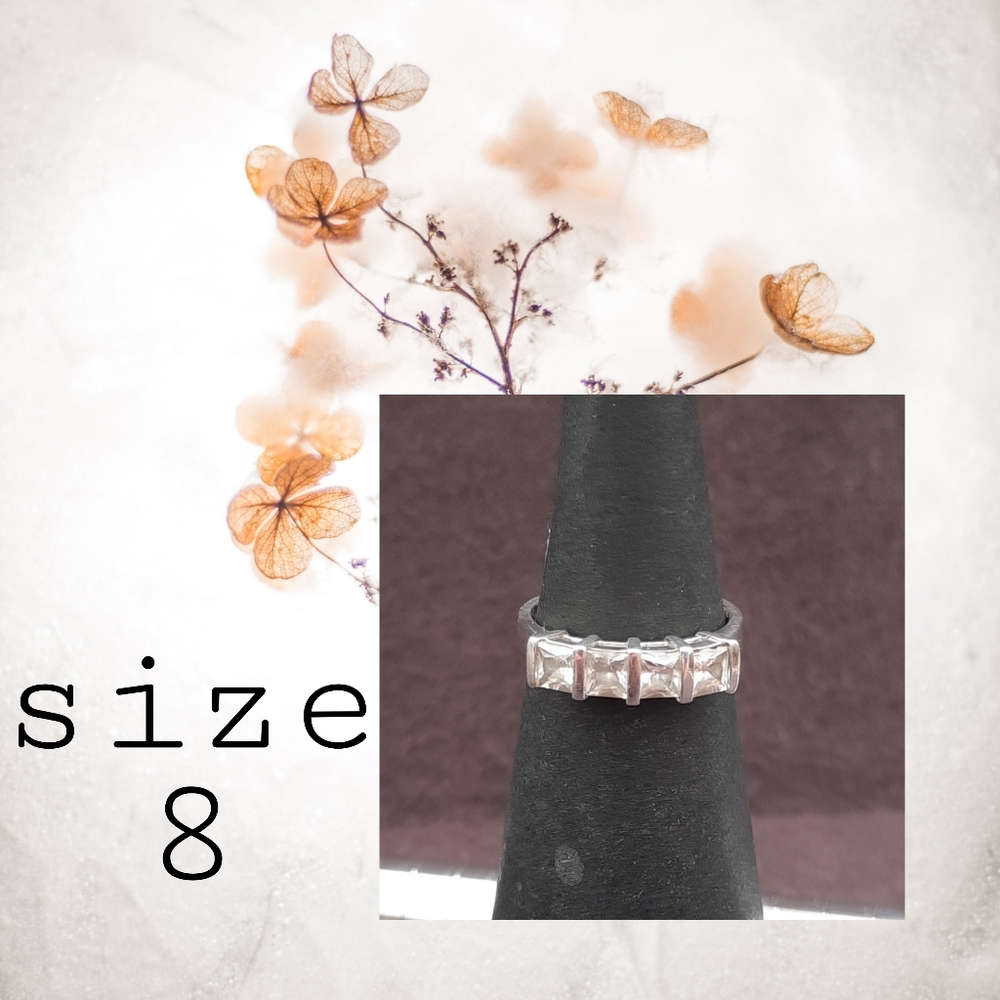 Vintage silver ring marked 925 size 8